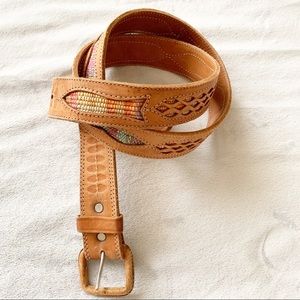 Multicolor weave inlay fish cutout leather belt